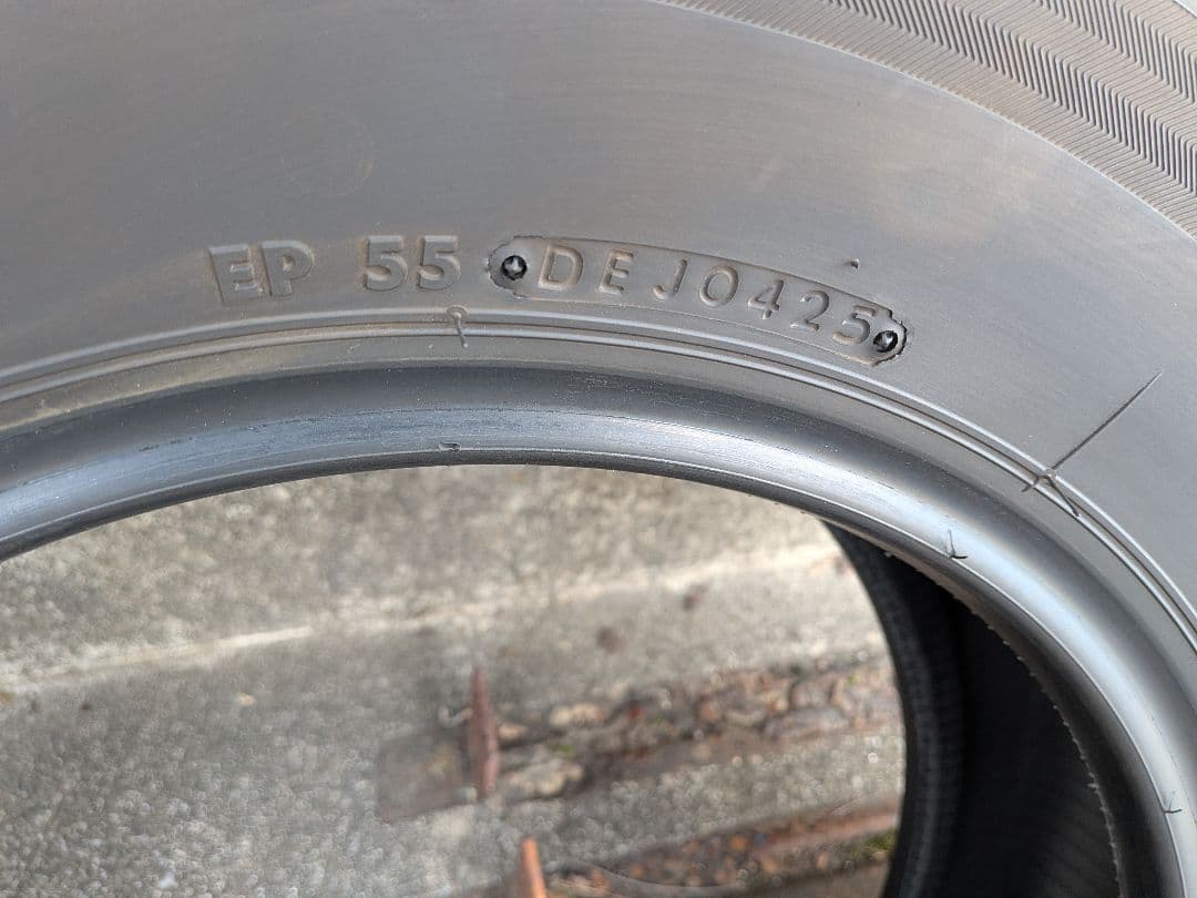 ハイエース　タイヤ　ブリジストン　　 １９５/８０Ｒ １５