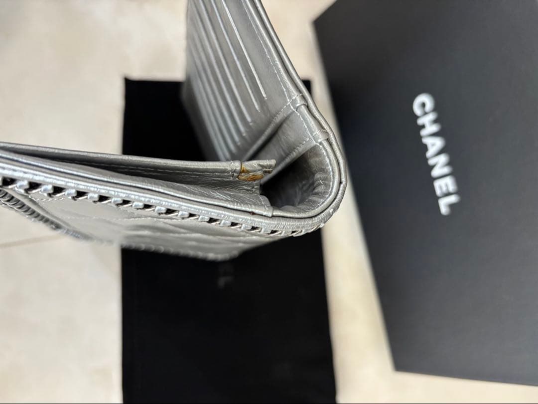 CHANEL シルバー 二つ折り長財布★美品★