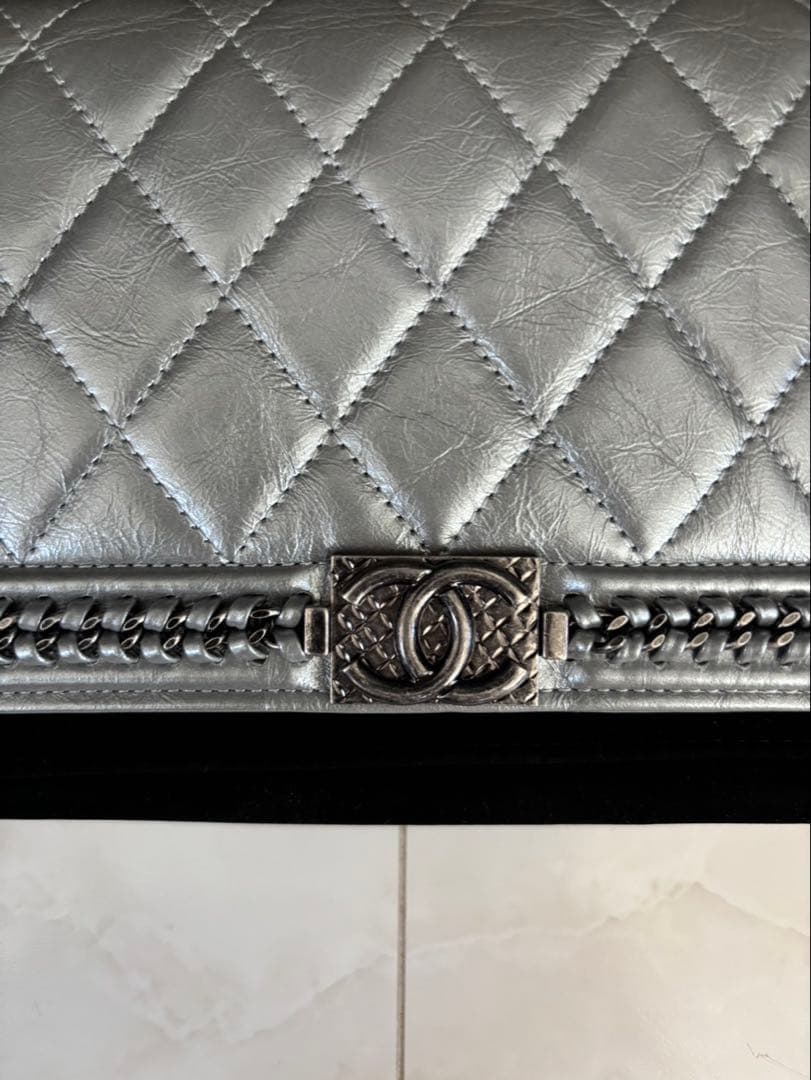 CHANEL シルバー 二つ折り長財布★美品★