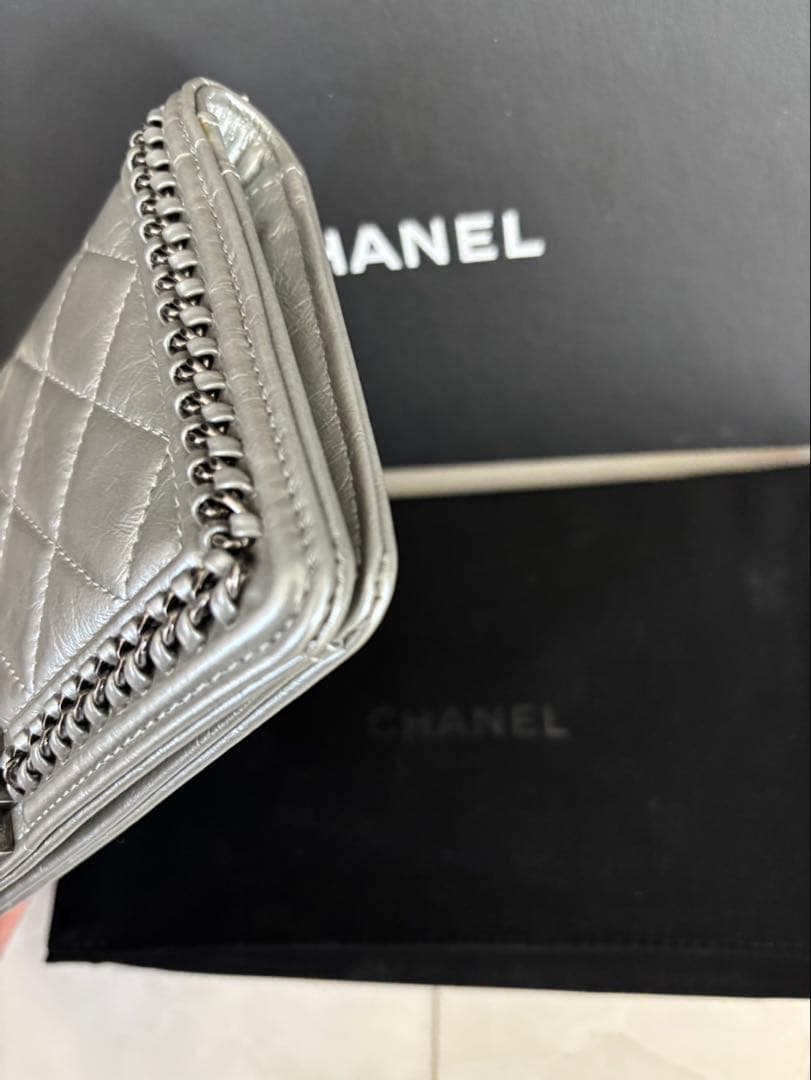 CHANEL シルバー 二つ折り長財布★美品★