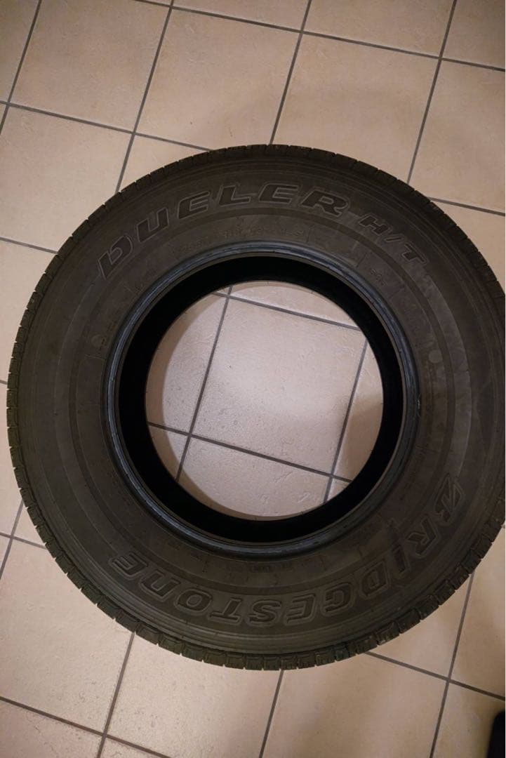 ブリヂストンDUELER H/T 685 255/70R18 113T