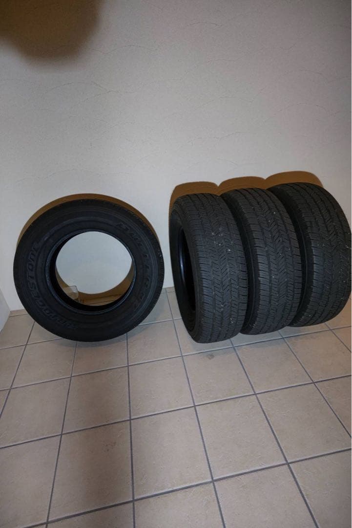 ブリヂストンDUELER H/T 685 255/70R18 113T