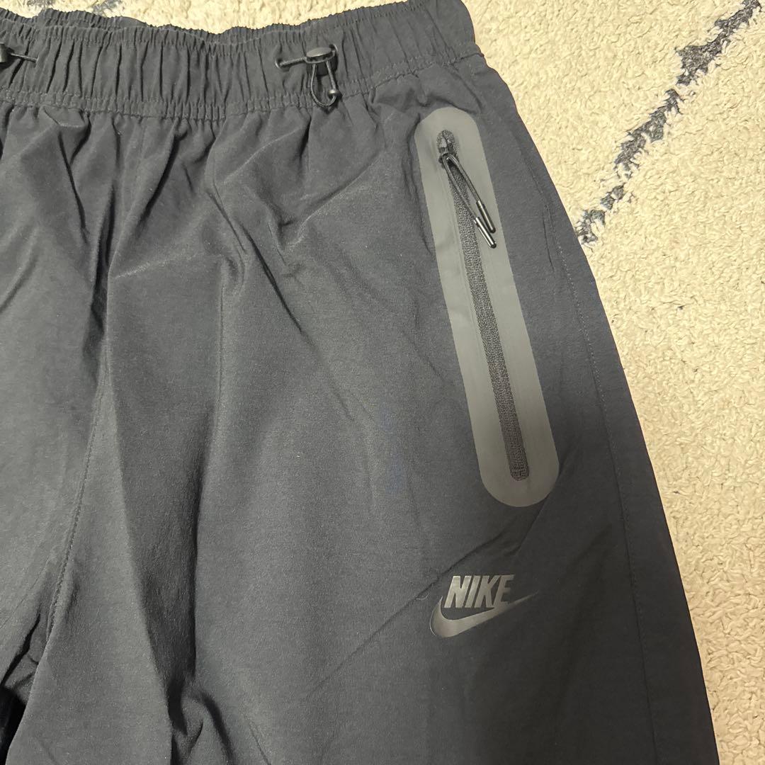<新品> Nike ブラックパンツ テック　ジッパーポケット付き　M