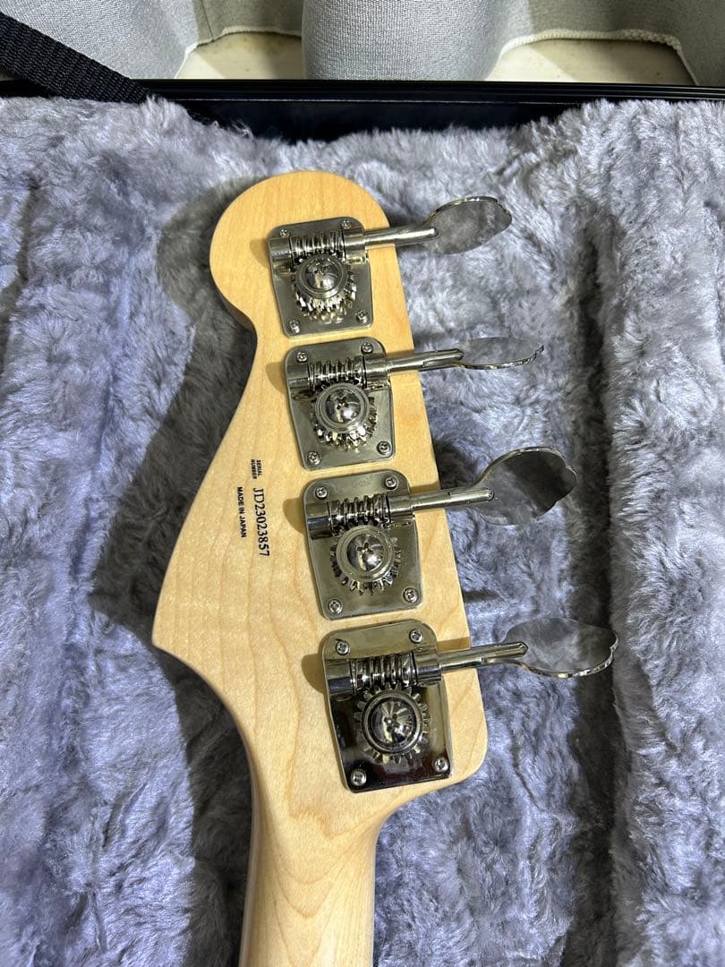 Fender 限定品Traditional 70s Jazz Bass