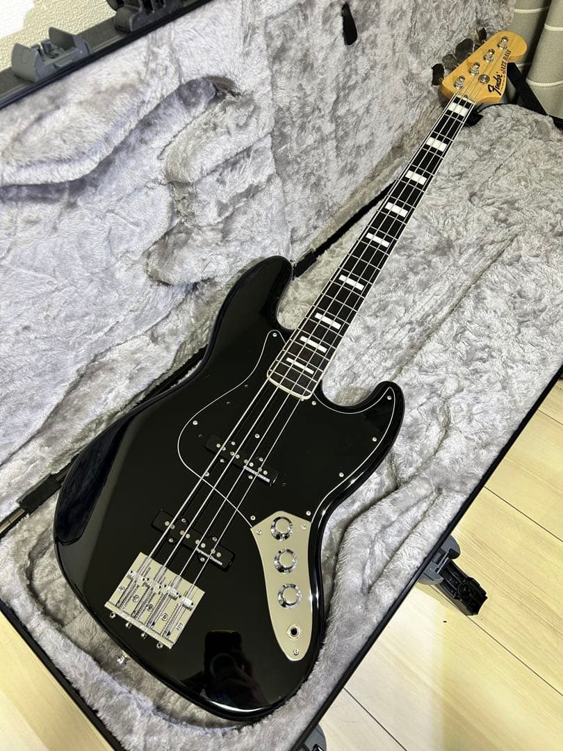 Fender 限定品Traditional 70s Jazz Bass
