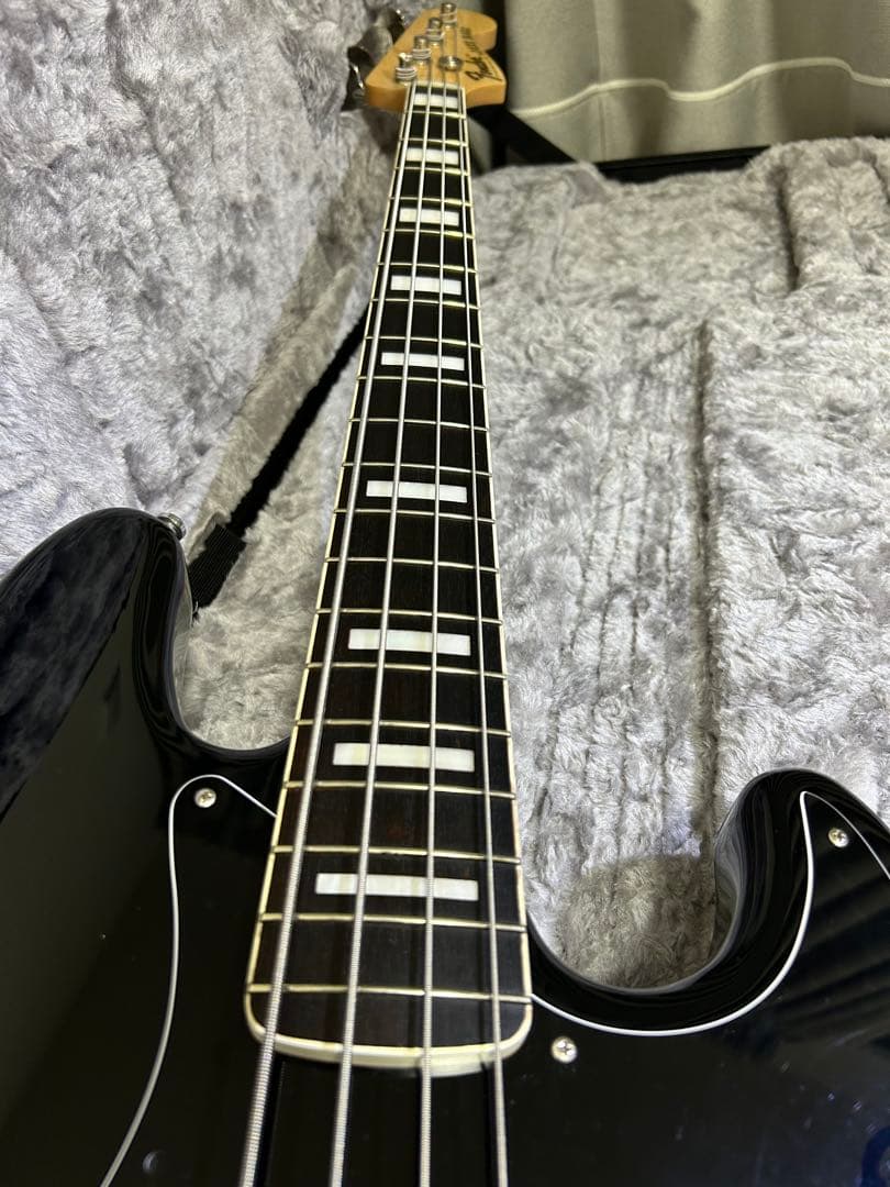Fender 限定品Traditional 70s Jazz Bass