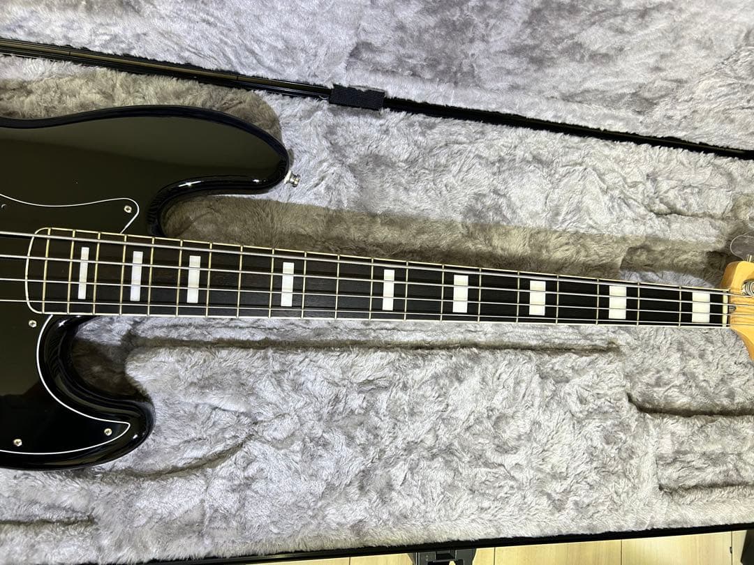 Fender 限定品Traditional 70s Jazz Bass