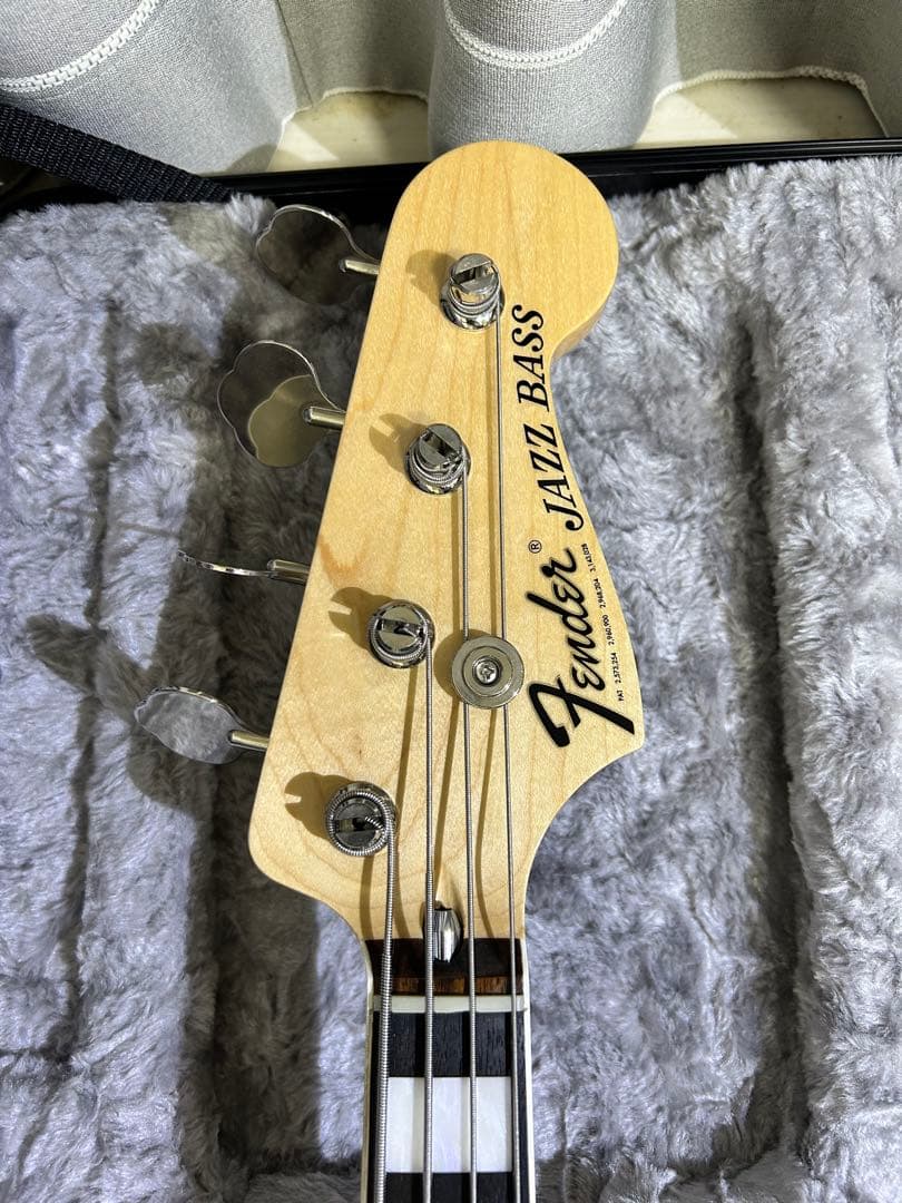 Fender 限定品Traditional 70s Jazz Bass