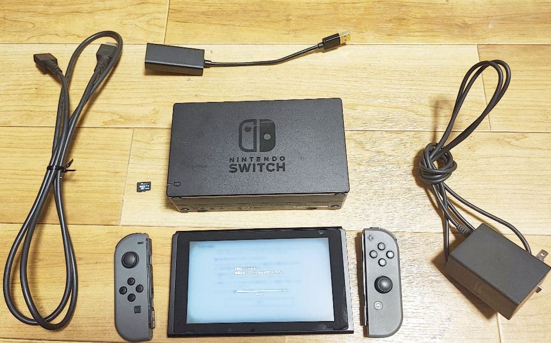 Nintendo Switch 本体 + 付属品 + microSD 64GB