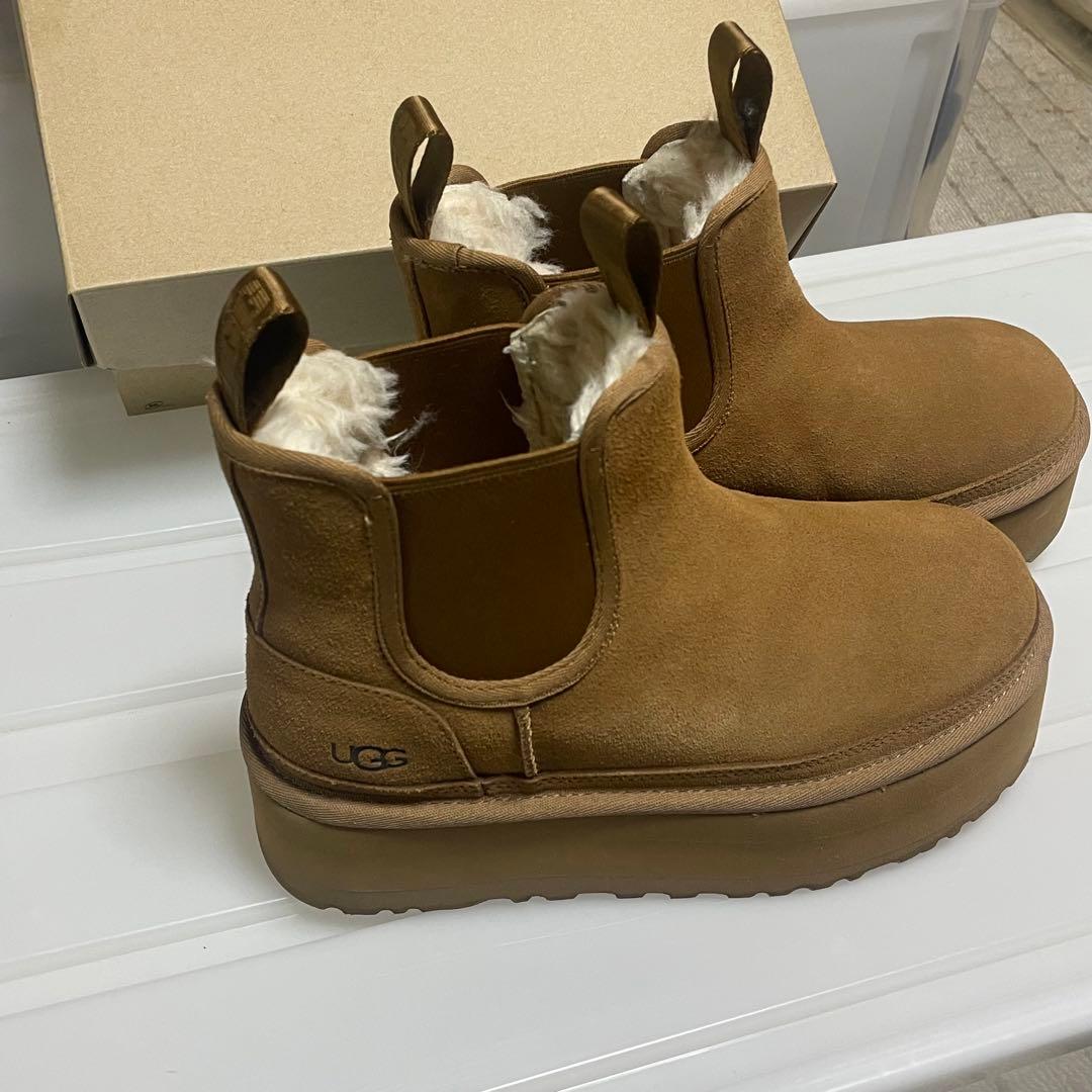 【店舗購入の正規品】NEUMEL PLATFORM CHELSEA UGG 厚底