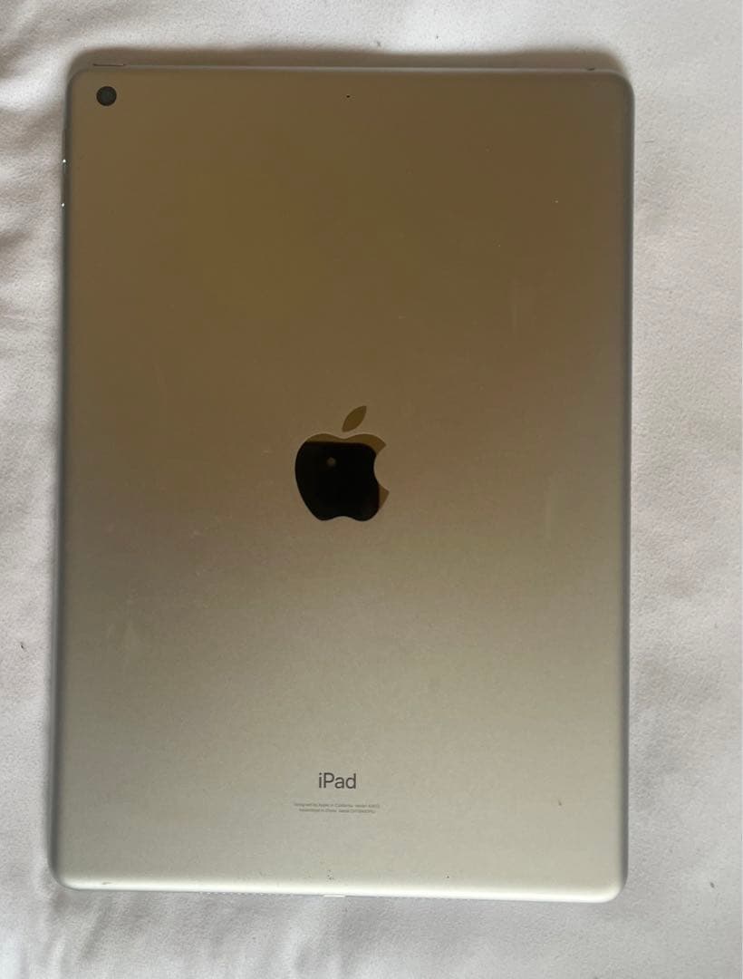 Apple iPad 第9世代　シルバー 本体