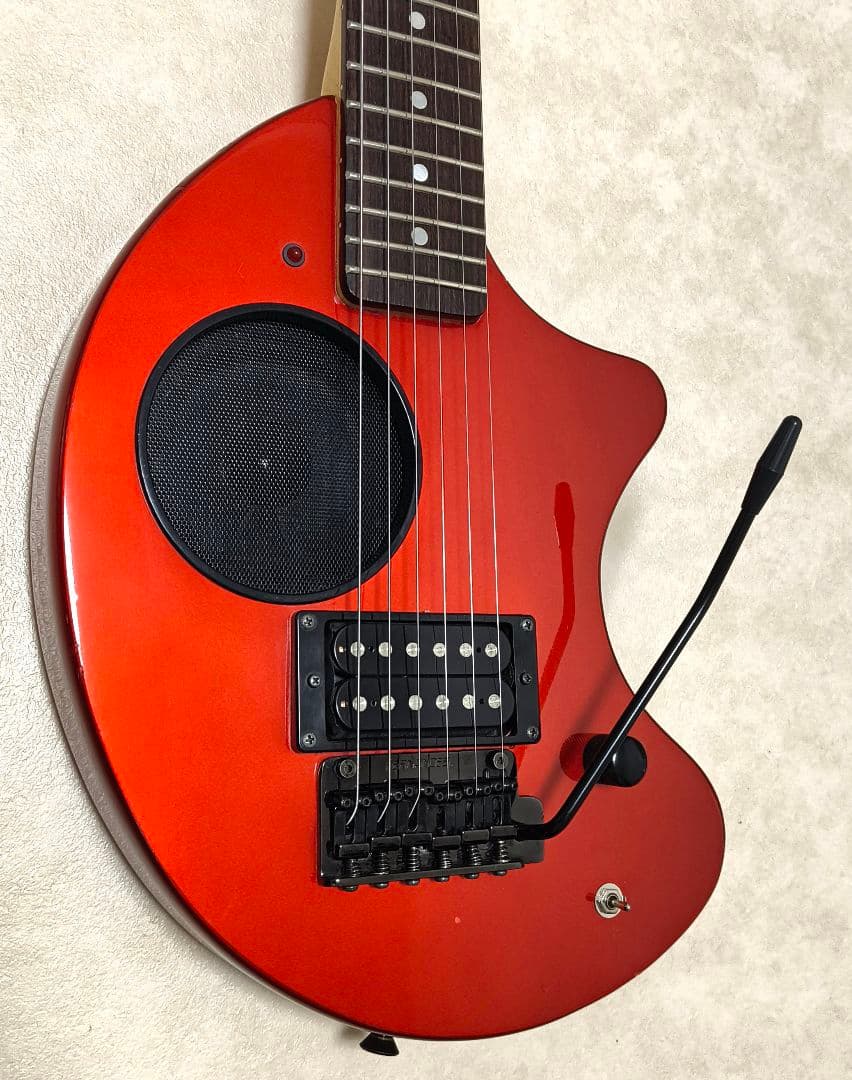 【美品】ZO-3 芸達者 メタリックレッド アンプ内蔵ミニギター ケース付