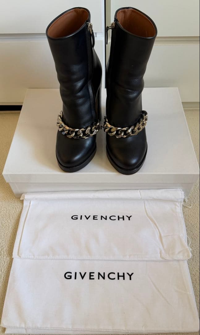 GIVENCHYジバンシィ チェーンブーツ カーフレザーショートブーツ ブラック