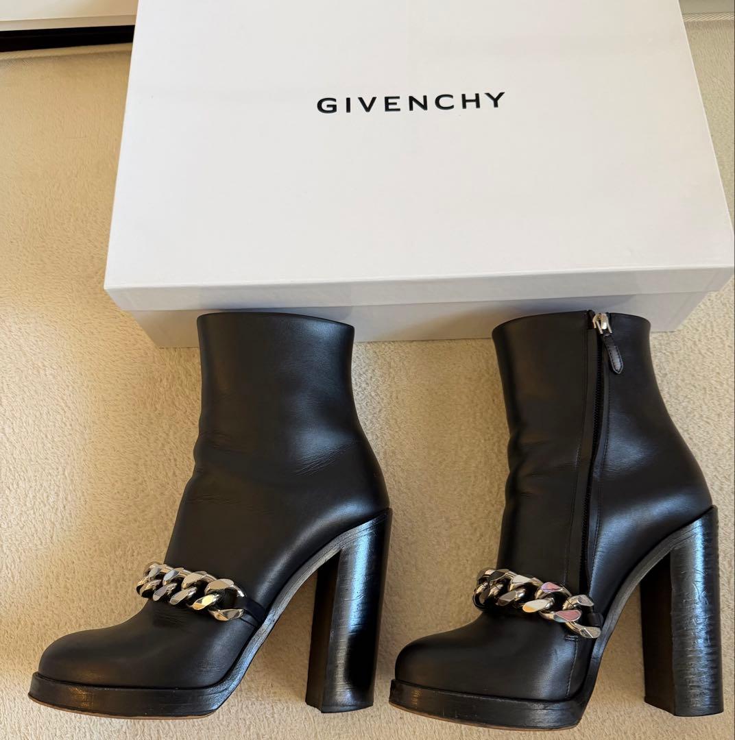GIVENCHYジバンシィ チェーンブーツ カーフレザーショートブーツ ブラック
