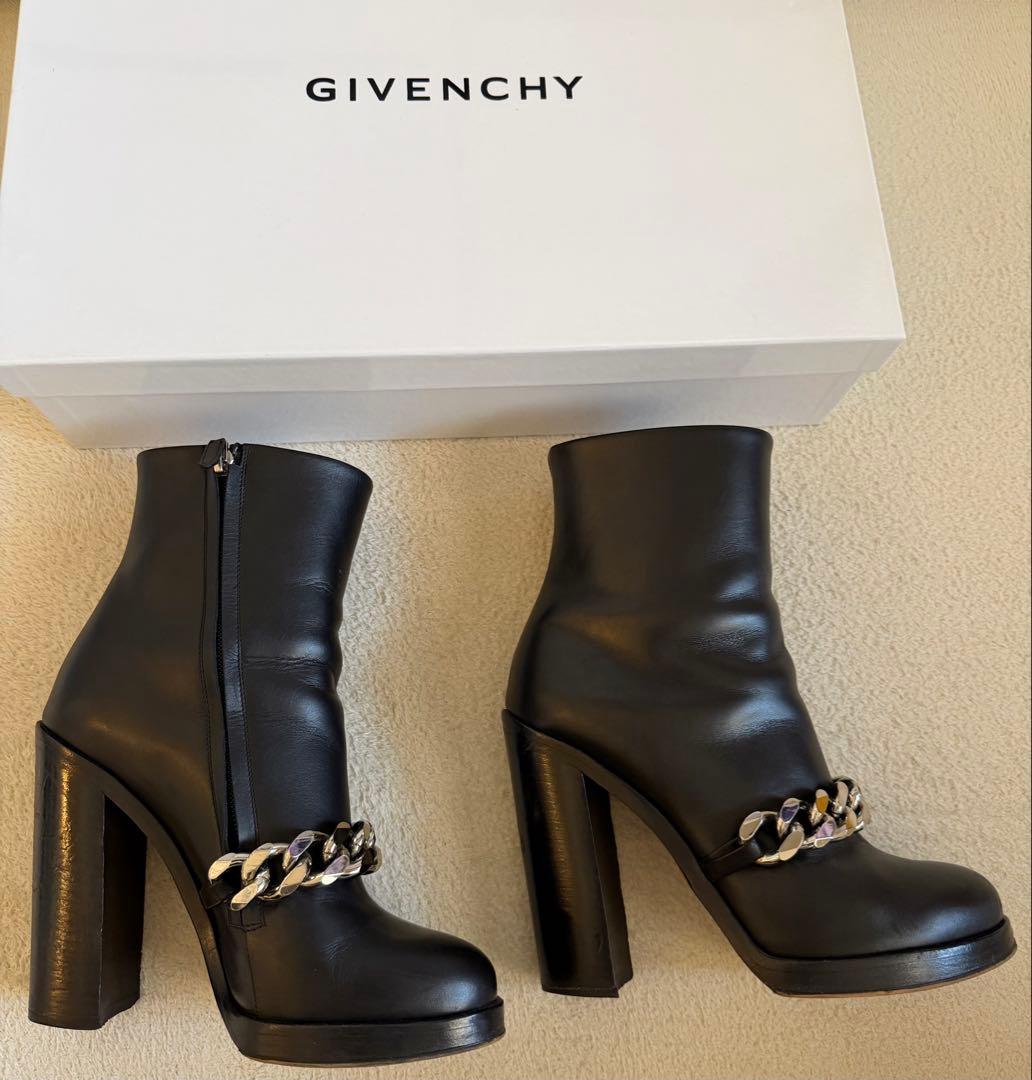 GIVENCHYジバンシィ チェーンブーツ カーフレザーショートブーツ ブラック