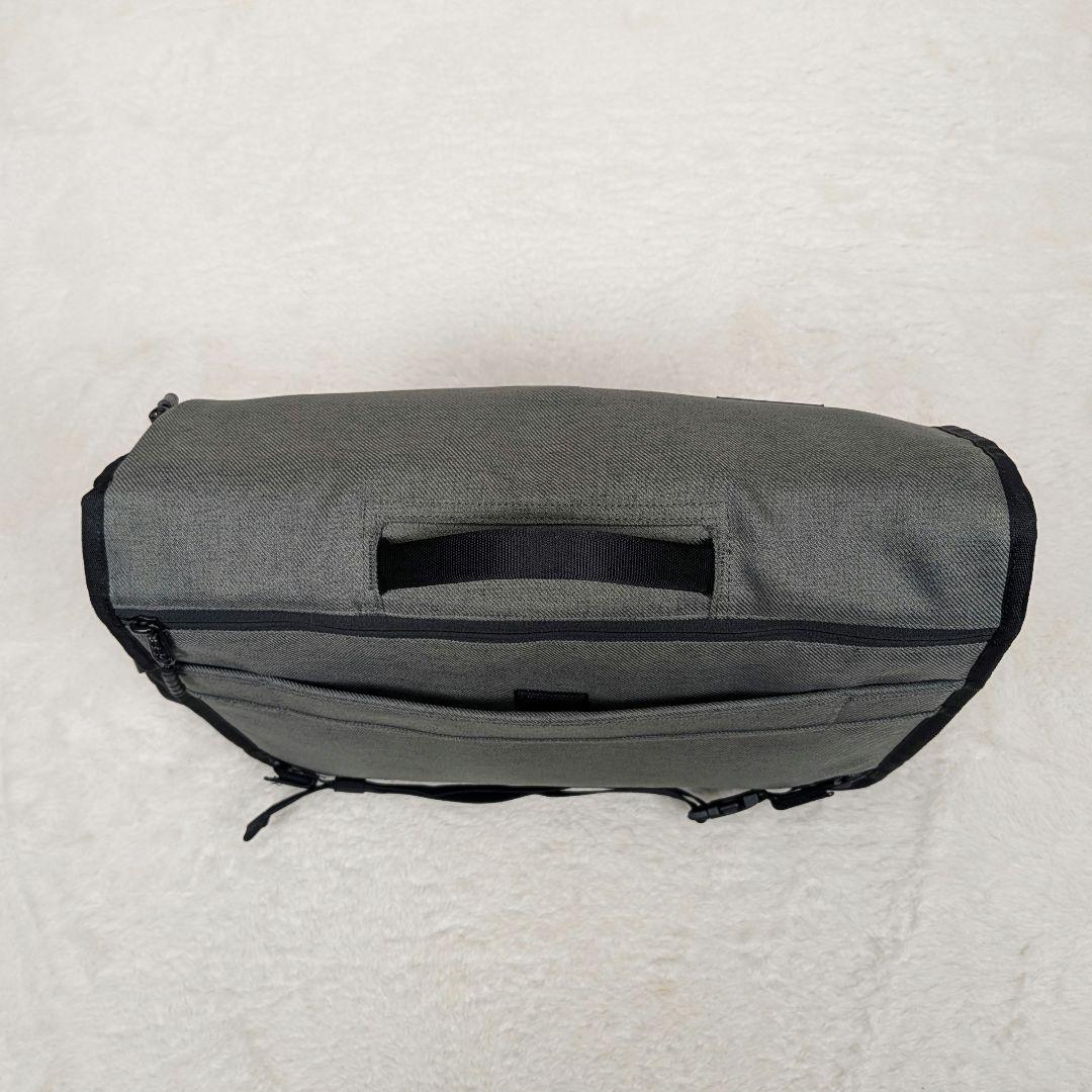 【美品】Timbuk2 Command メッセンジャーバッグ（カーボン・Sサイズ
