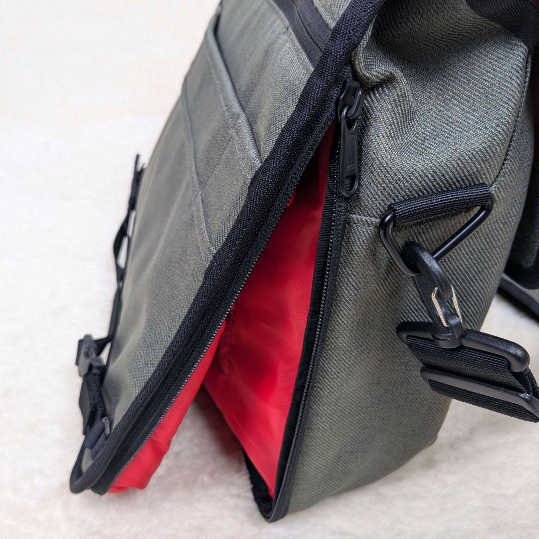 【美品】Timbuk2 Command メッセンジャーバッグ（カーボン・Sサイズ