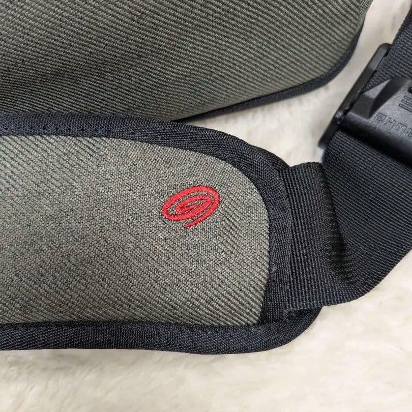 【美品】Timbuk2 Command メッセンジャーバッグ（カーボン・Sサイズ