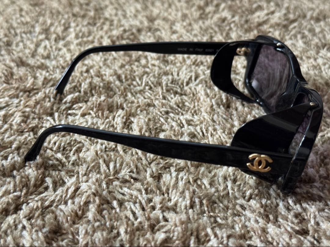 CHANEL ブラック サングラス　2/17までお値下げ！！