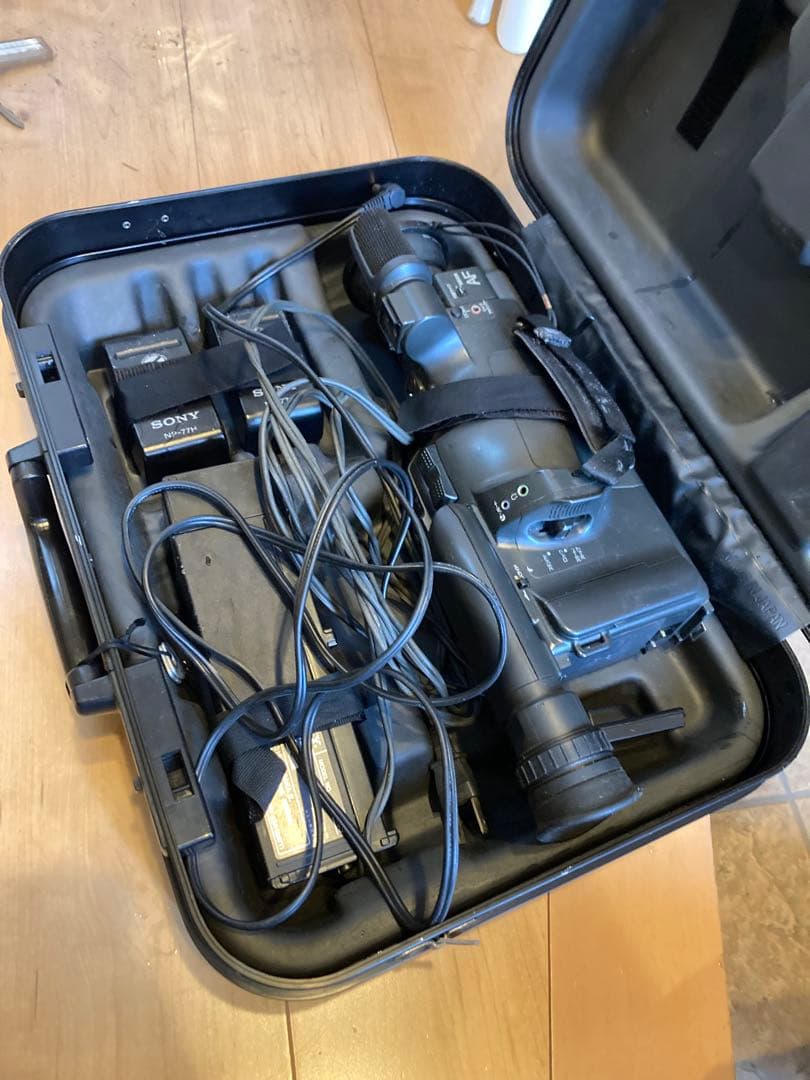 ジャンク品　SONY Handycam CCD-Ｖ800/NTSC