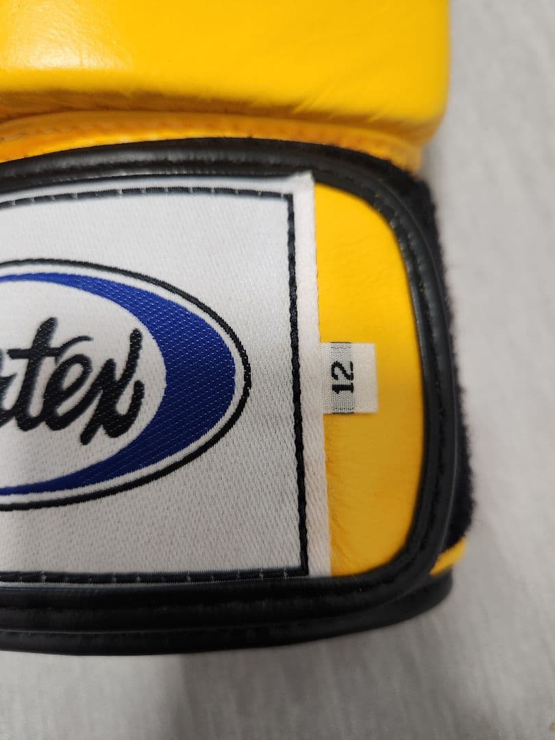 Fairtex ボクシンググローブ 12oz イエロー