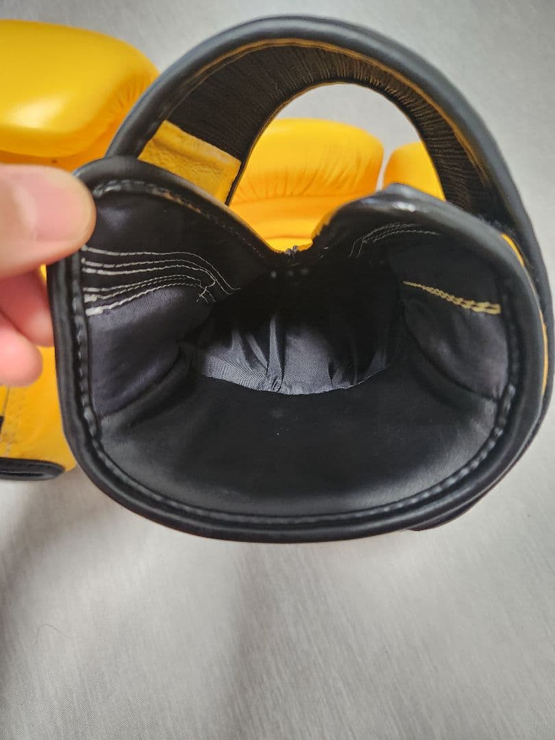 Fairtex ボクシンググローブ 12oz イエロー
