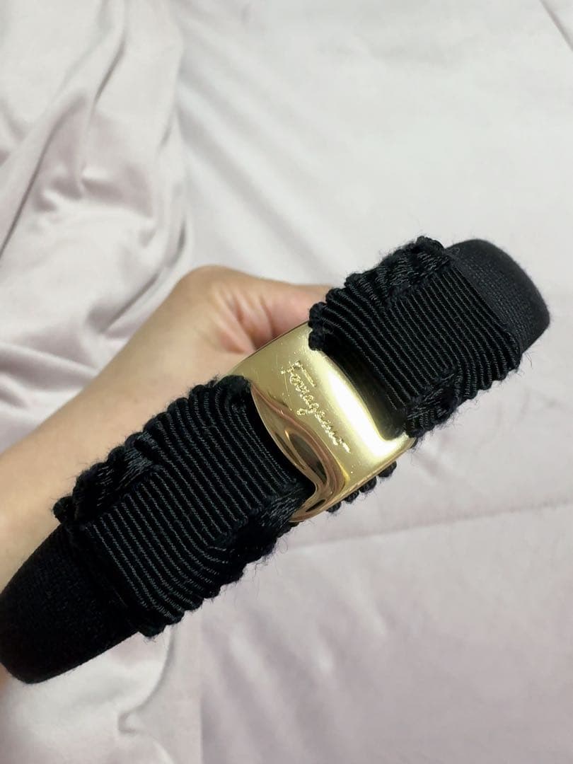 FERRAGAMO フェラガモ リボン付きカチューシャ　ブラック