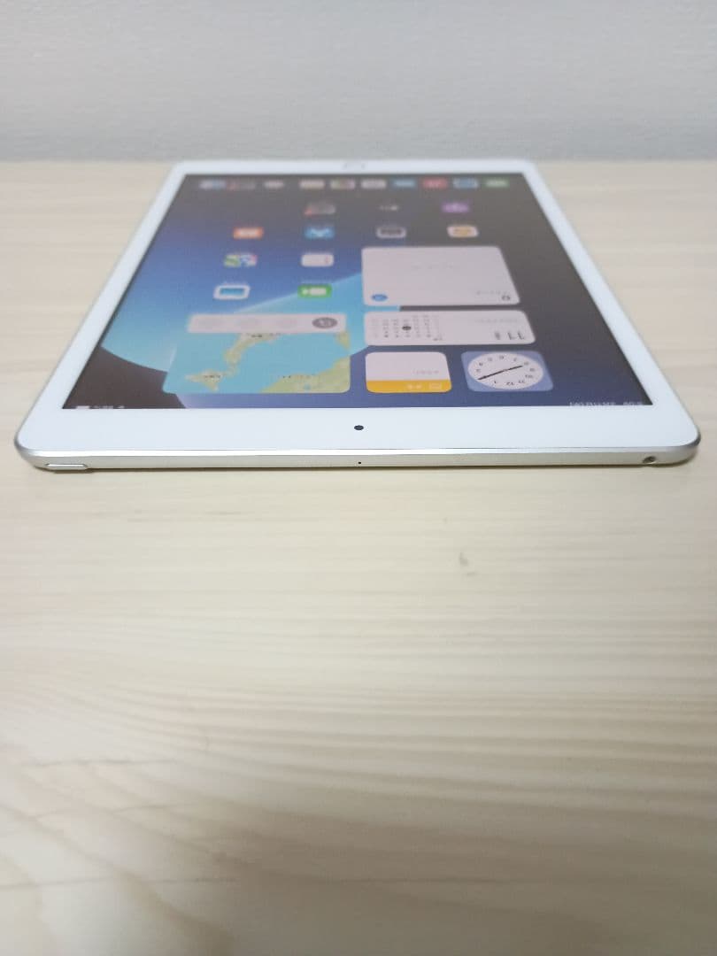 iPad　第七世代 シルバー Wi-Fiモデル Apple　32GB