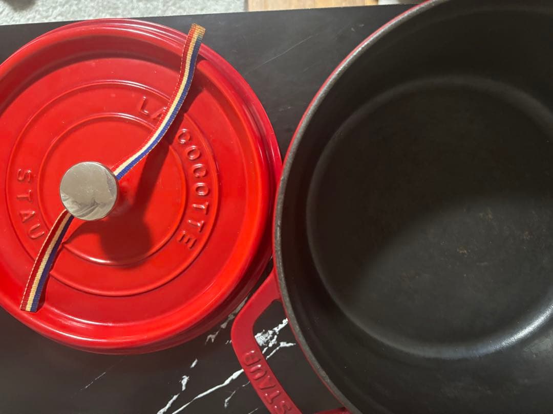 【値下げ！】STAUB 鋳鉄製 両手鍋 レッド 24cm