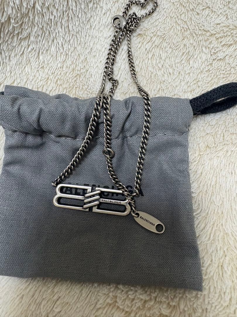BALENCIAGA チェーンネックレス ロゴ入り