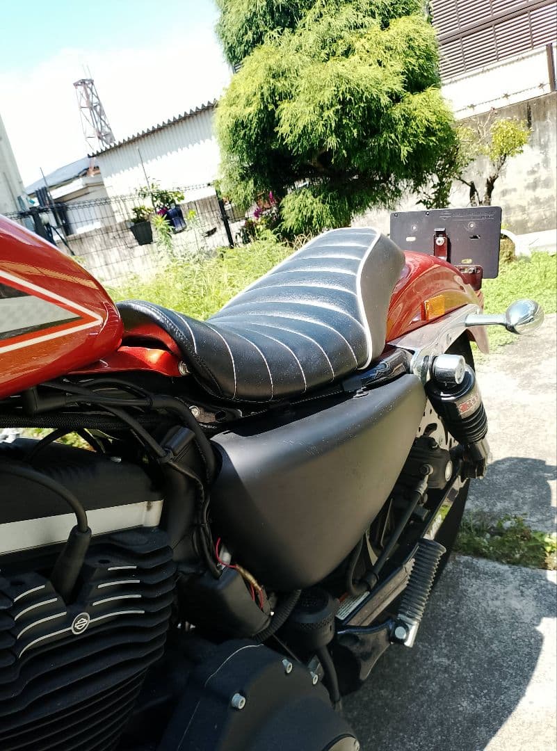 スポーツスター 883　タックロールシート　TT＆C