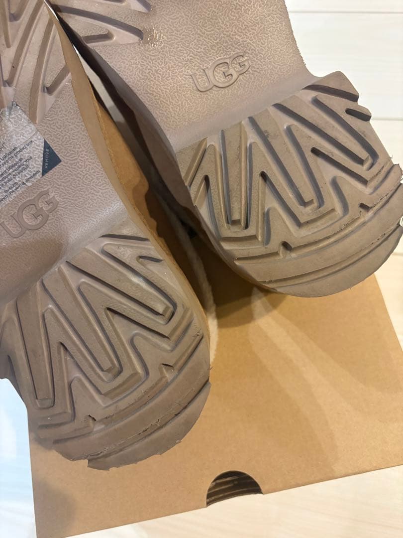 ま*み様 UGG 靴