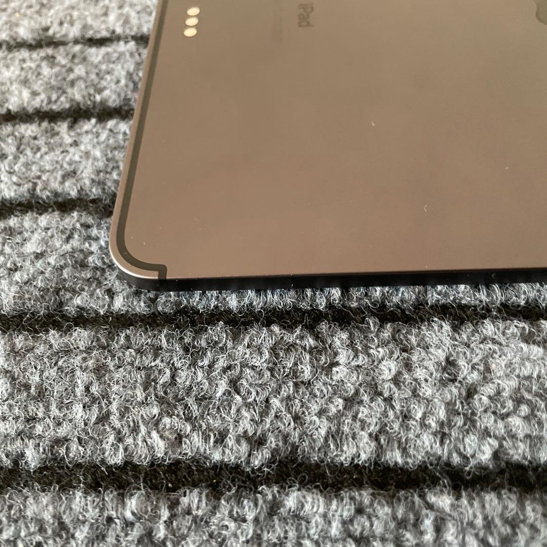 65 iPad Pro 11インチ 1世代 64GB SIMフリー　グレイ