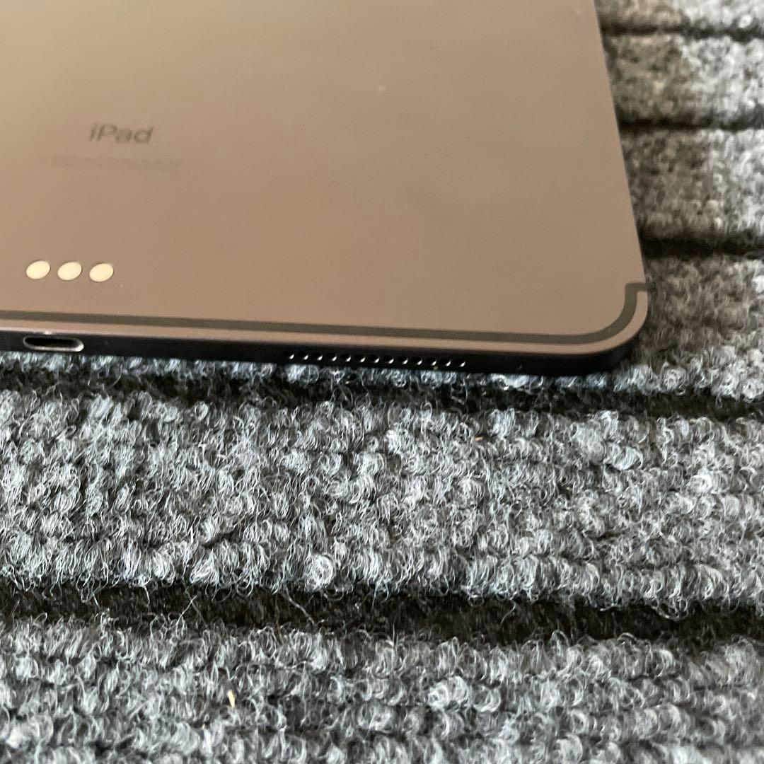 65 iPad Pro 11インチ 1世代 64GB SIMフリー　グレイ