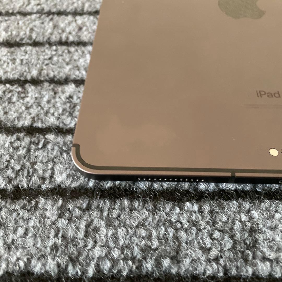 65 iPad Pro 11インチ 1世代 64GB SIMフリー　グレイ