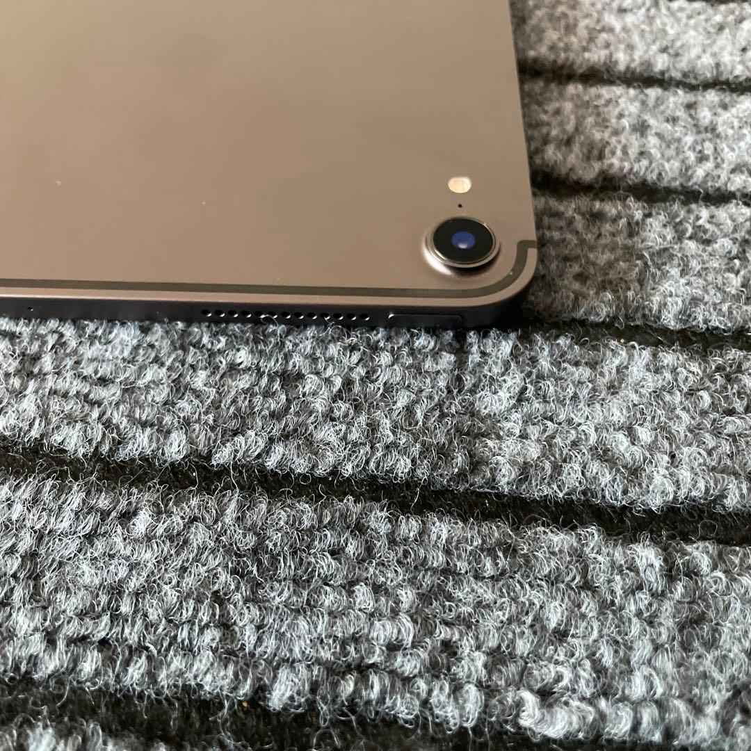 65 iPad Pro 11インチ 1世代 64GB SIMフリー　グレイ