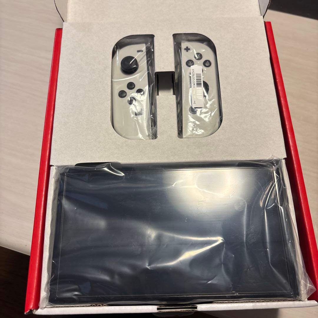 Nintendo Switch 有機ELモデル 本体 ホワイト【ケース付き】