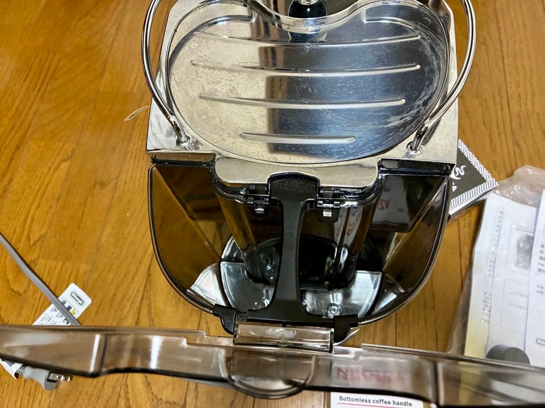 デロンギエスプレッソ・カプチーノメーカーECO310