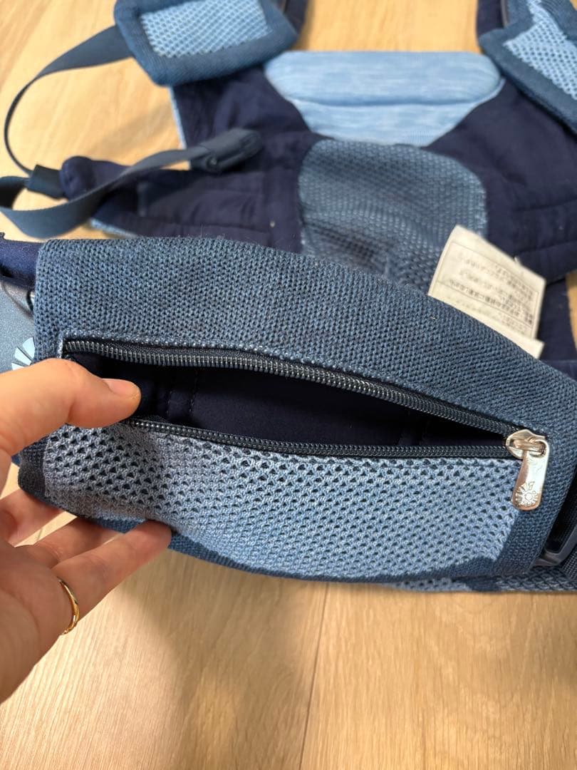 エルゴベビー　抱っこ紐　AERLOOM エアルーム ergobaby