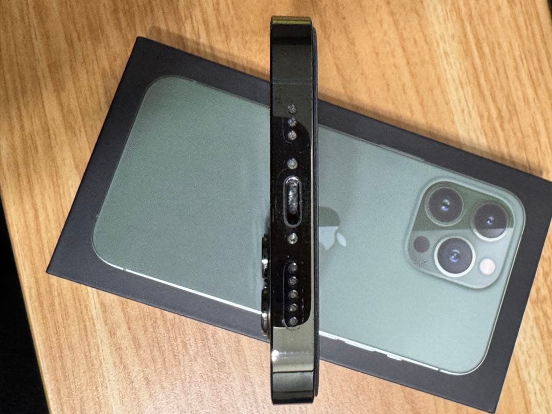 美品　Apple iPhone 13 Pro 256GB