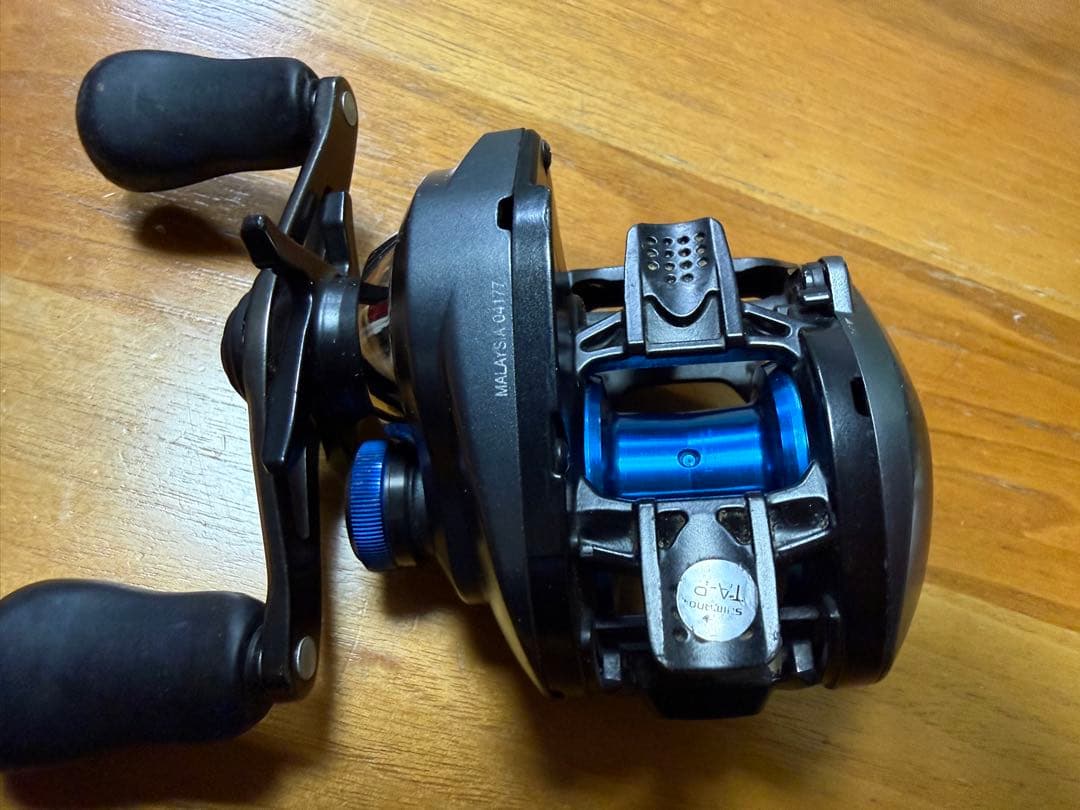 シマノベイトリール SLX DC ブラック/ブルー