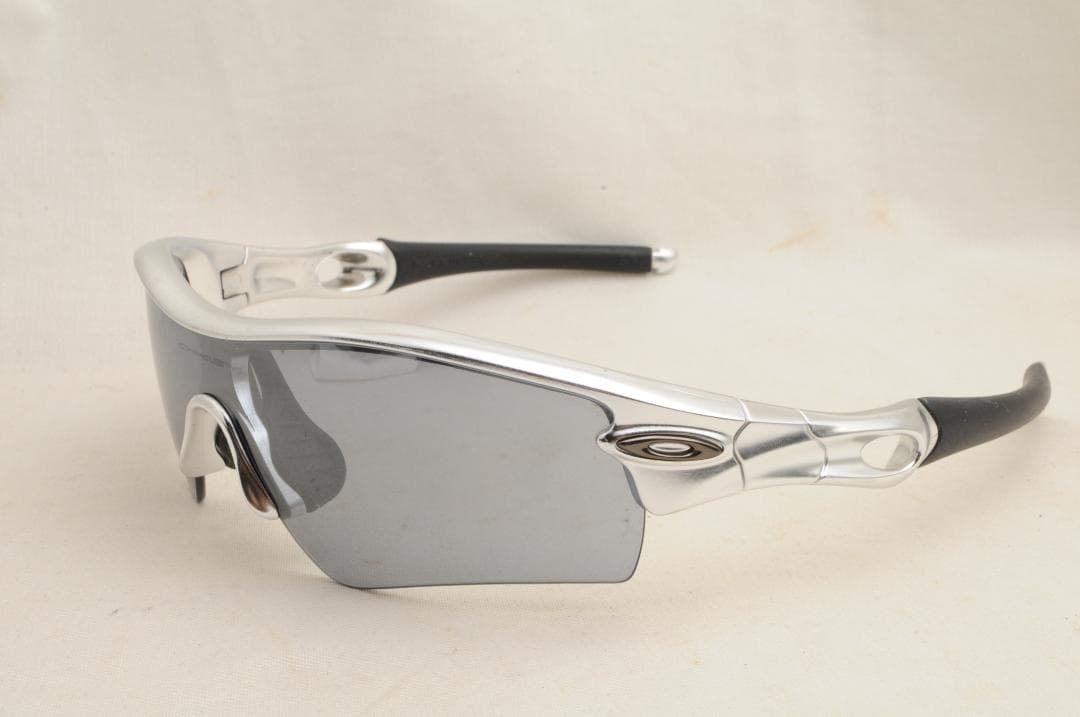 Oakley オークリー　Rader シルバー サングラス