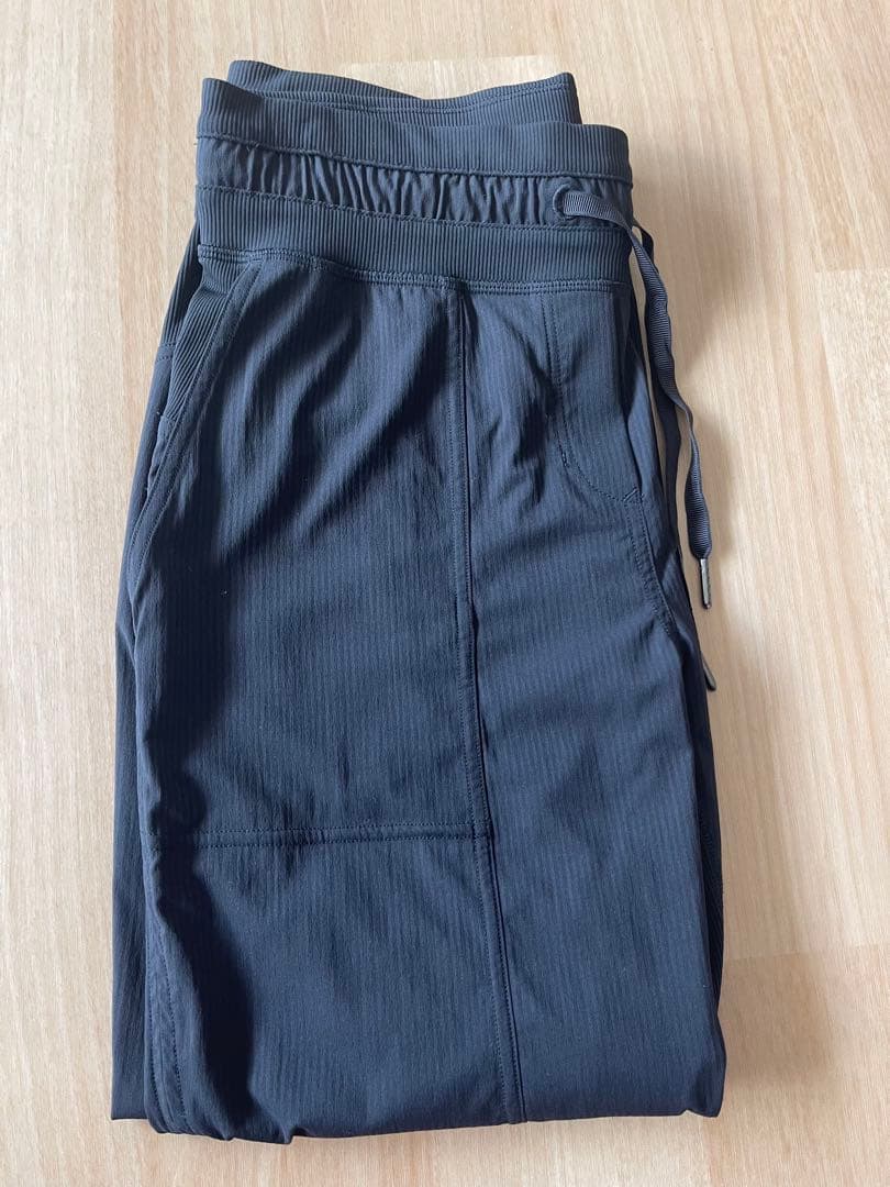 Lululemon Dance Studio ミッドライズクロップパンツ6 黒
