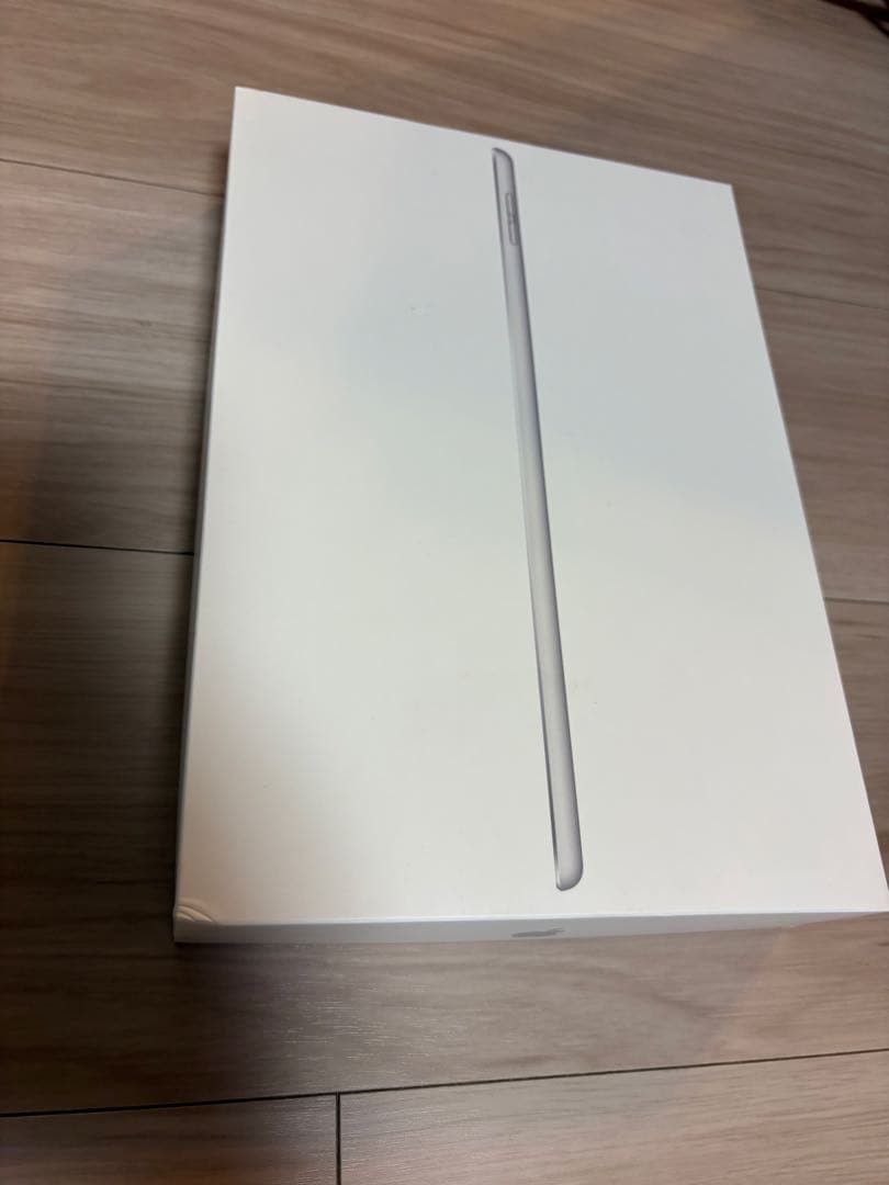 iPad 第７世代　10.２インチ シルバー 本体＋箱