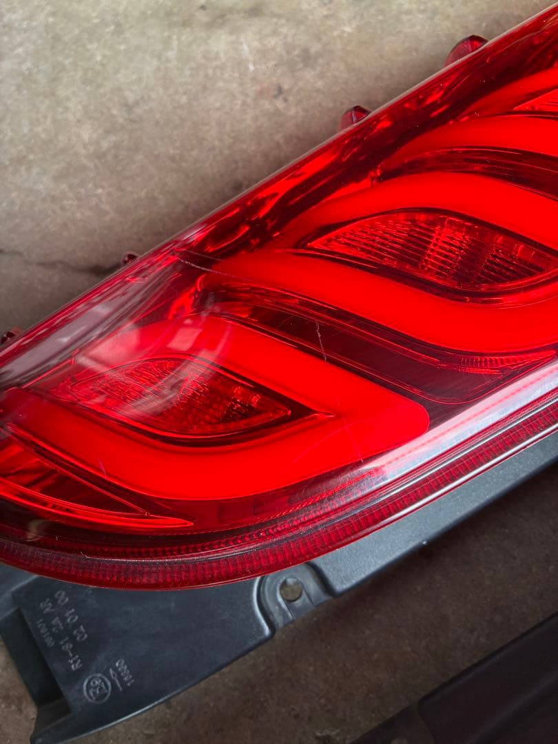 200 ハイエース　LED テール　ダズフェローズ　シーケンシャル