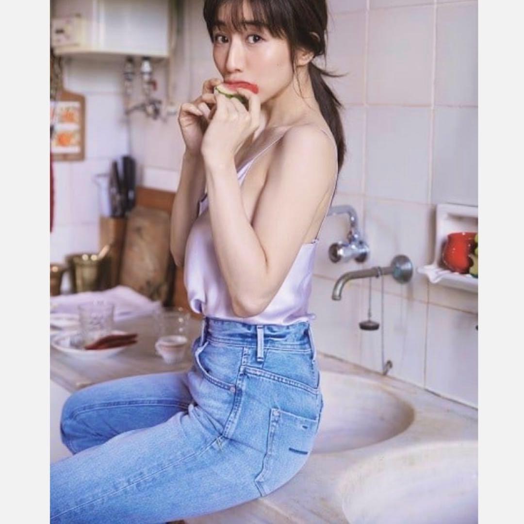 美品✨完売品 YANUK ハイウエストルース 23 スリムテーパードデニム