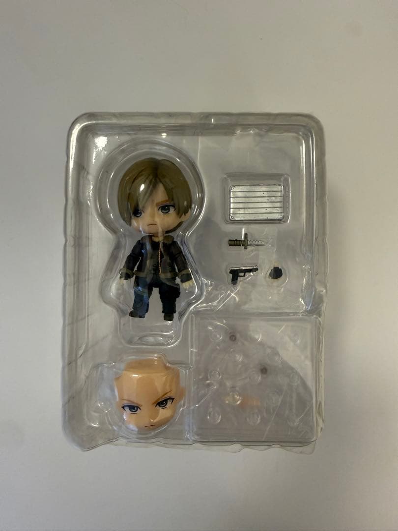 【海外輸入品】バイオハザード RE:4　レオン・S・ケネディ　ねんどろいど