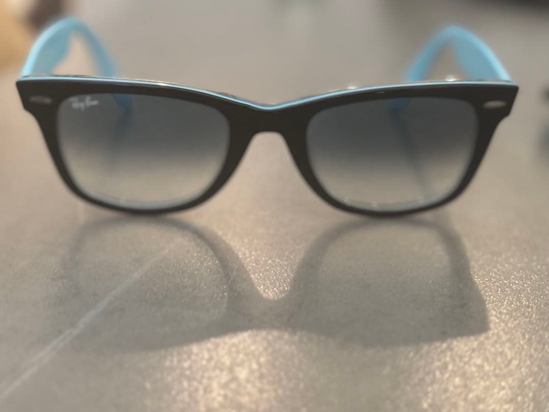Raybanの定番モデル WAYFARER（ウェイファーラー） のサングラスです