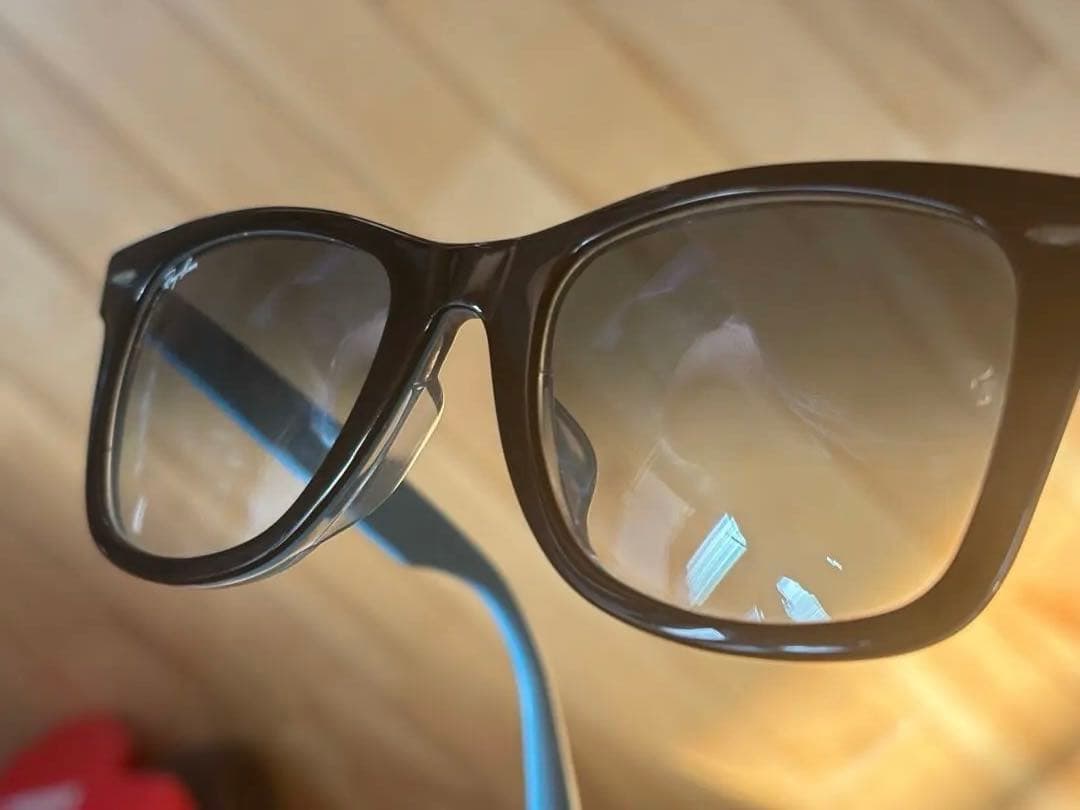 Raybanの定番モデル WAYFARER（ウェイファーラー） のサングラスです