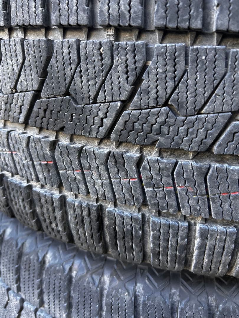 釣*郎様 送料込！2023年製スタッドレス　225/50R17 4本セット　溝あ